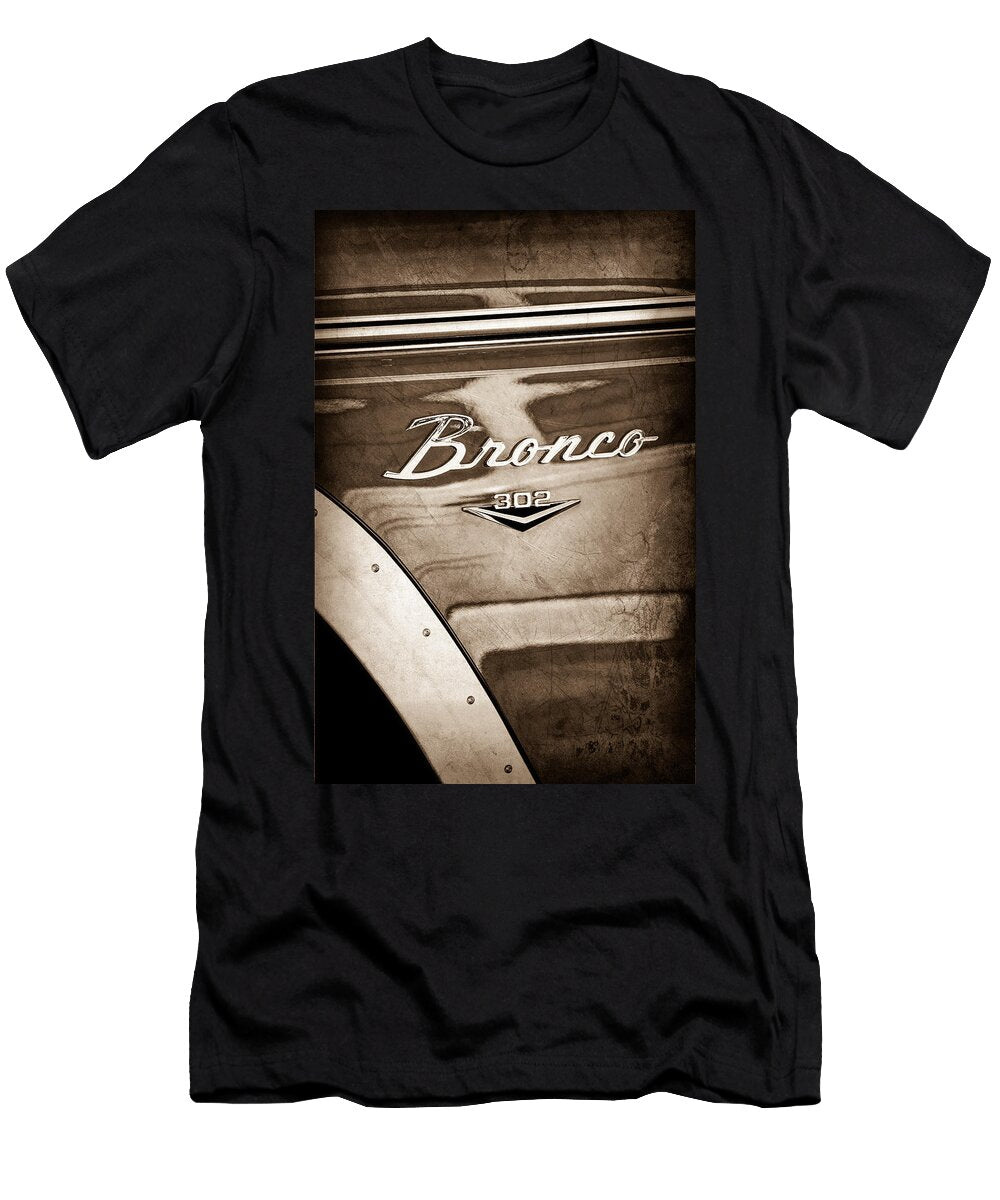 1 1972 Ford Bronco Emblem Jill Reger T-Shirt