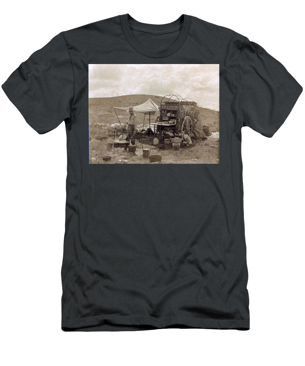 1 Chuckwagon 1907 Science Source T-Shirt