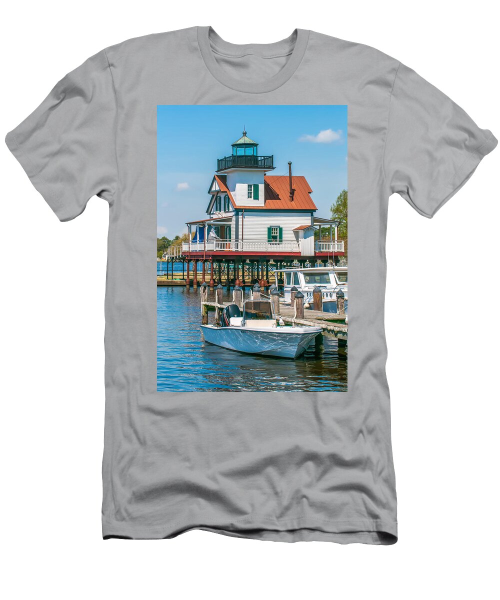 1 Town of Edenton Roanoke River Lighthouse in Nc Alexandr Grichenko T-Shirt