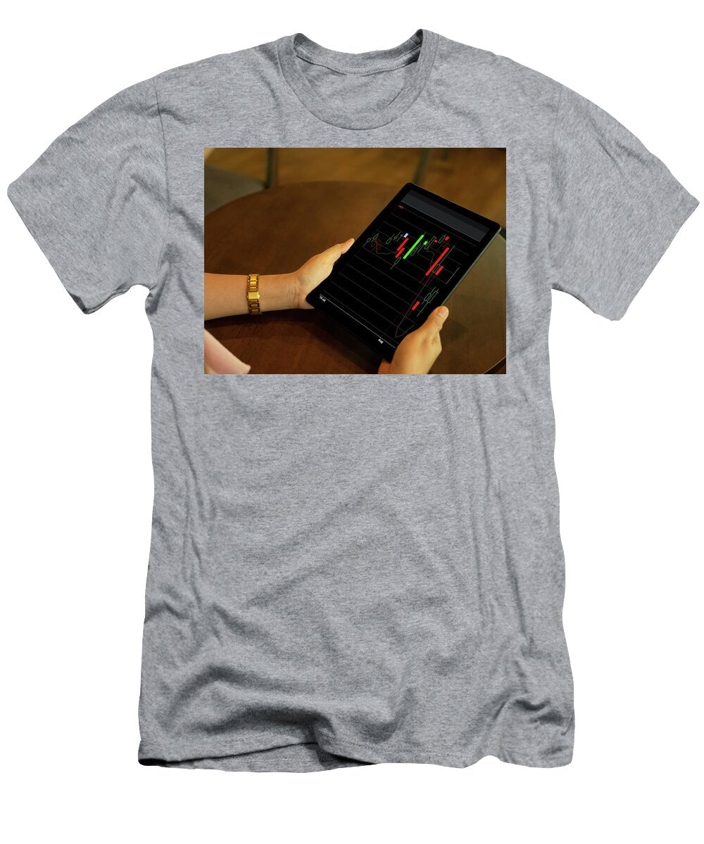 12 Making Trading Online on the Smart Phone New Ways to Make Econo Boonmachai Mingkhwun T-Shirt