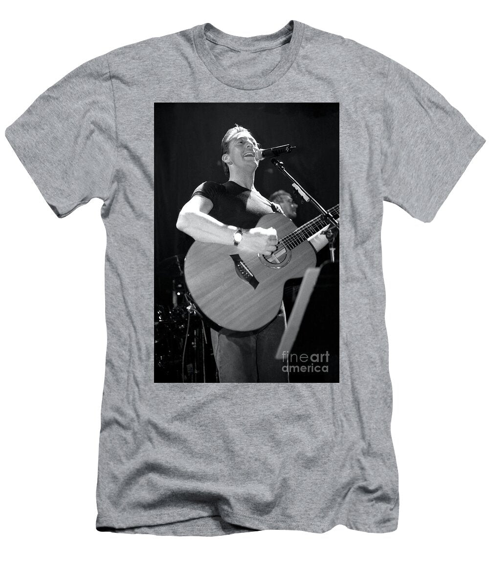 15 Julian Lennon Concert Photos T-Shirt