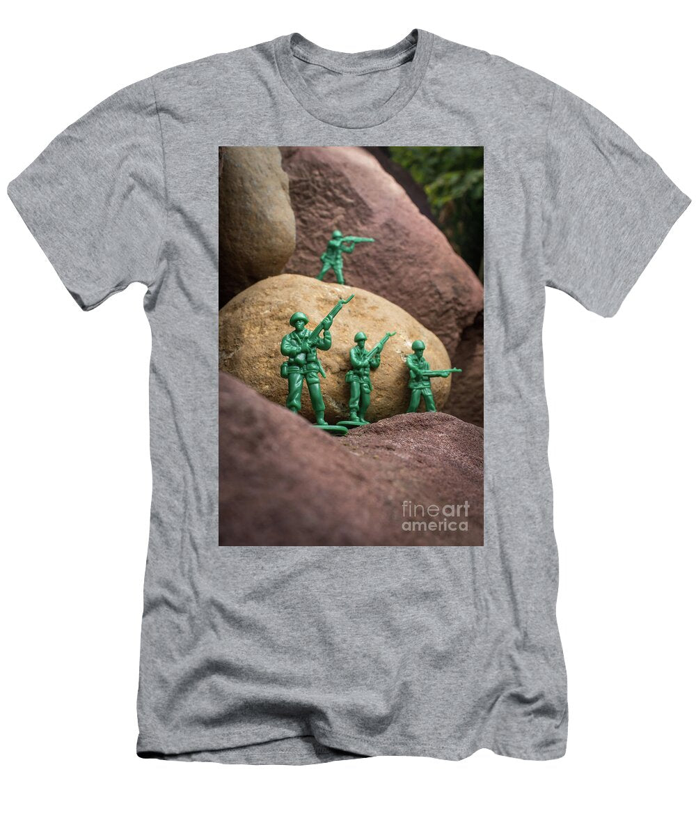 17 Toy Soldiers War Ezume Images T-Shirt