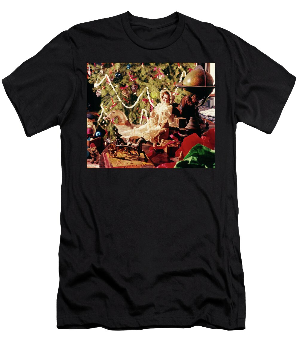 1900s Old Time Christmas Tree and Toys Vintage Images T-Shirt