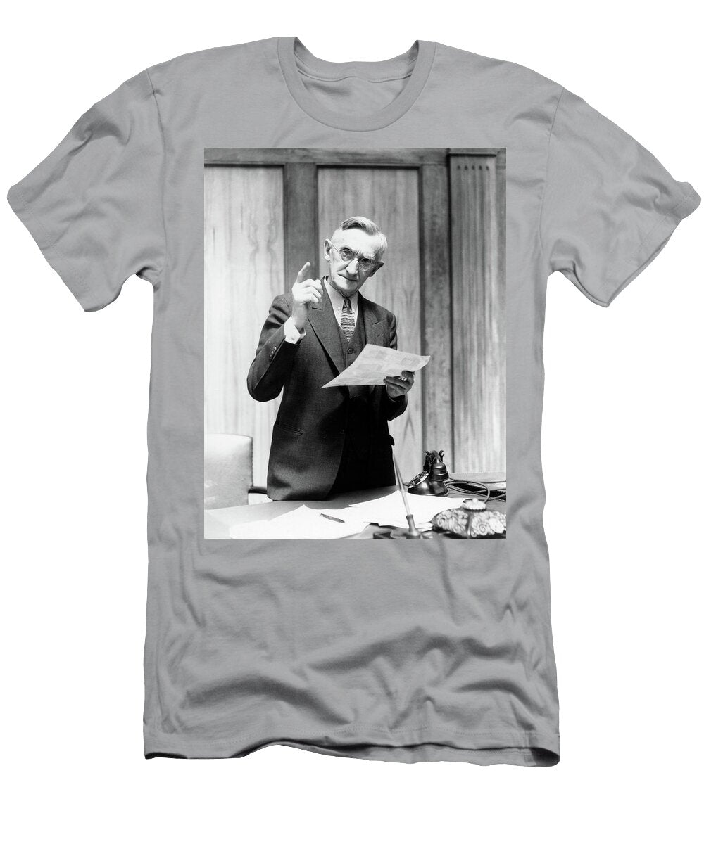 1930s Elderly Man in Office Standing Vintage Images T-Shirt