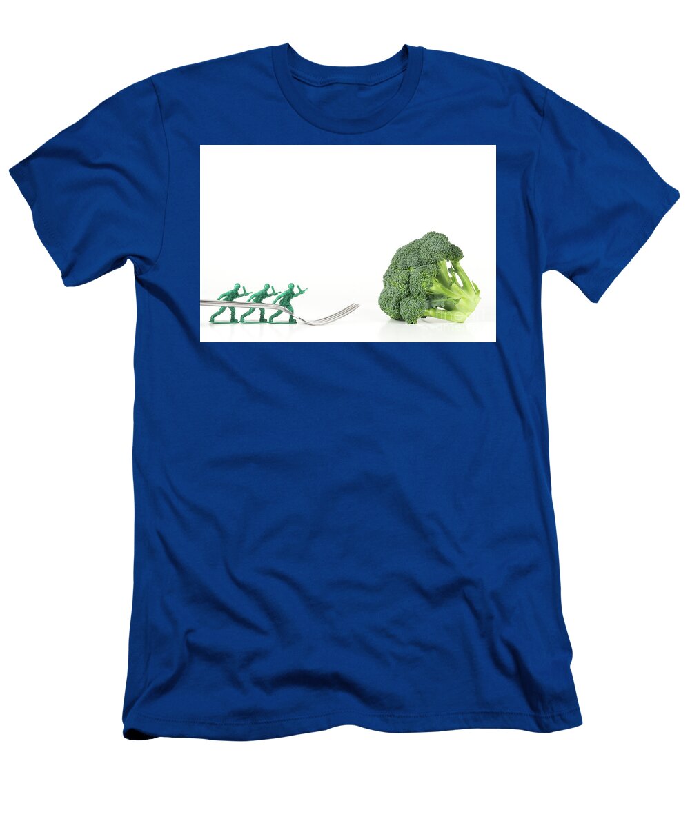 2 Army Men Broccoli Fork Ezume Images T-Shirt