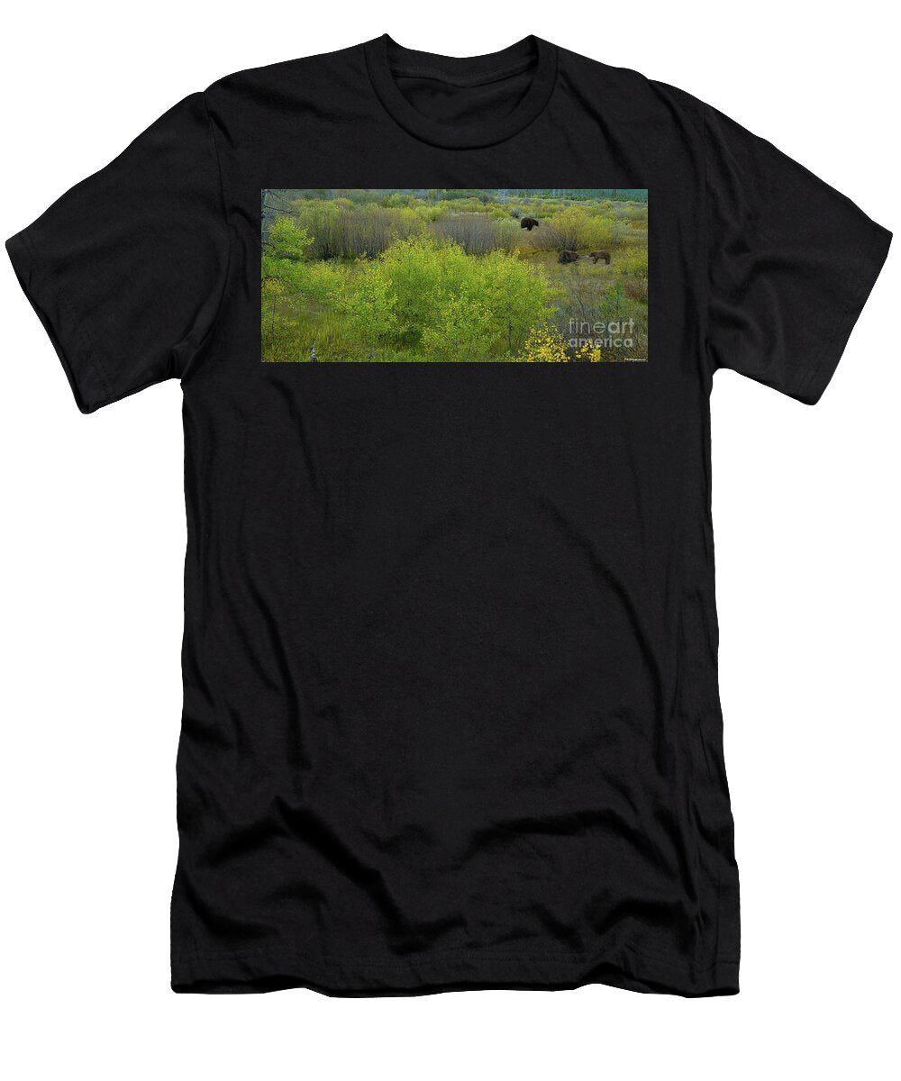 3 Bears One with a Salmon in El Dorado National Forest California U S a Promedias T-Shirt