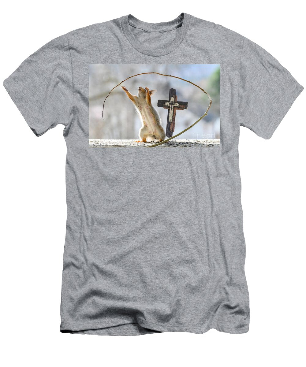 684 Red Squirrel Squirrel Sciurus Vulgaris Eurasian Red Squirrel Geert Weggen T-Shirt
