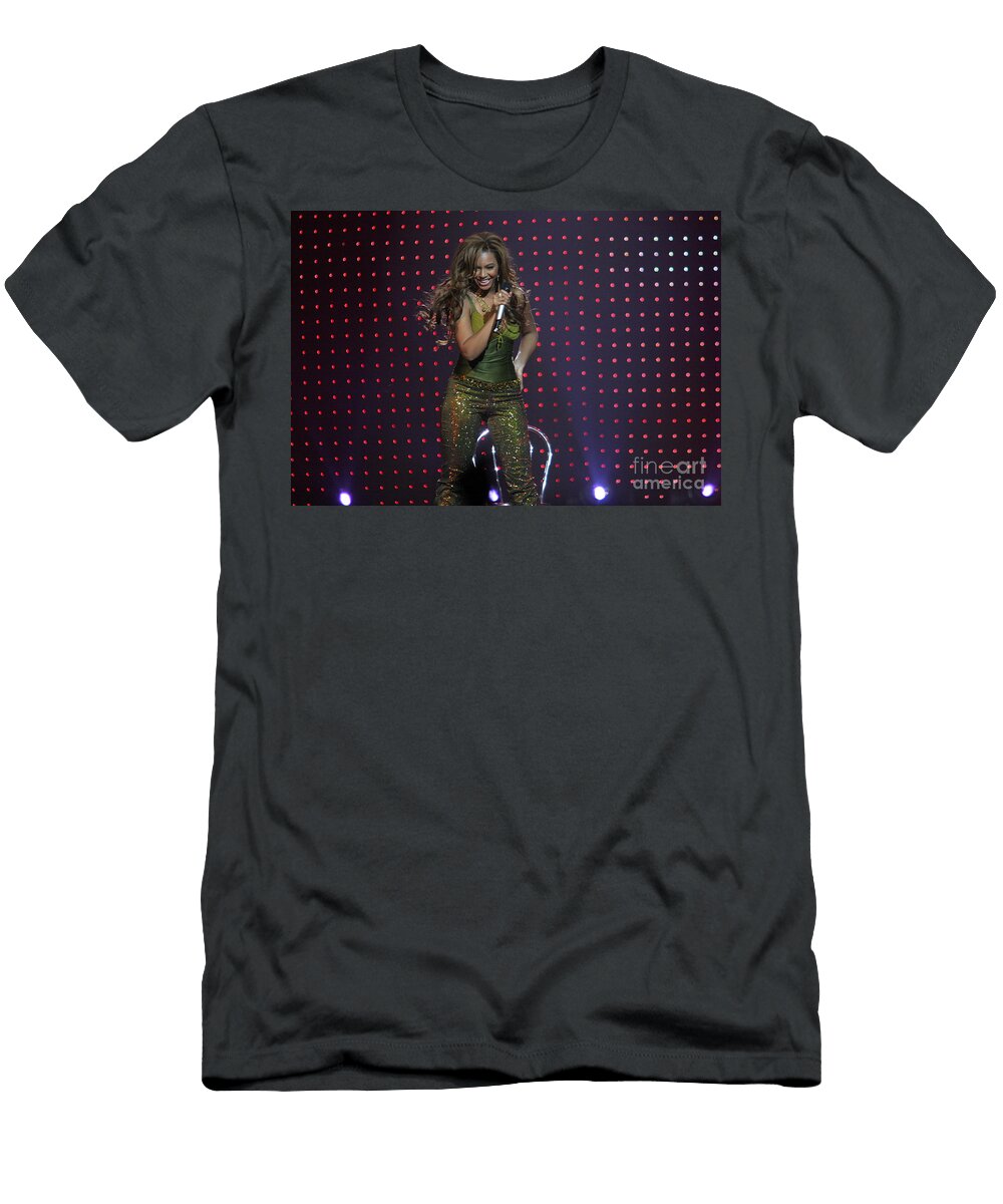 7 Beyonce Knowles Concert Photos T-Shirt