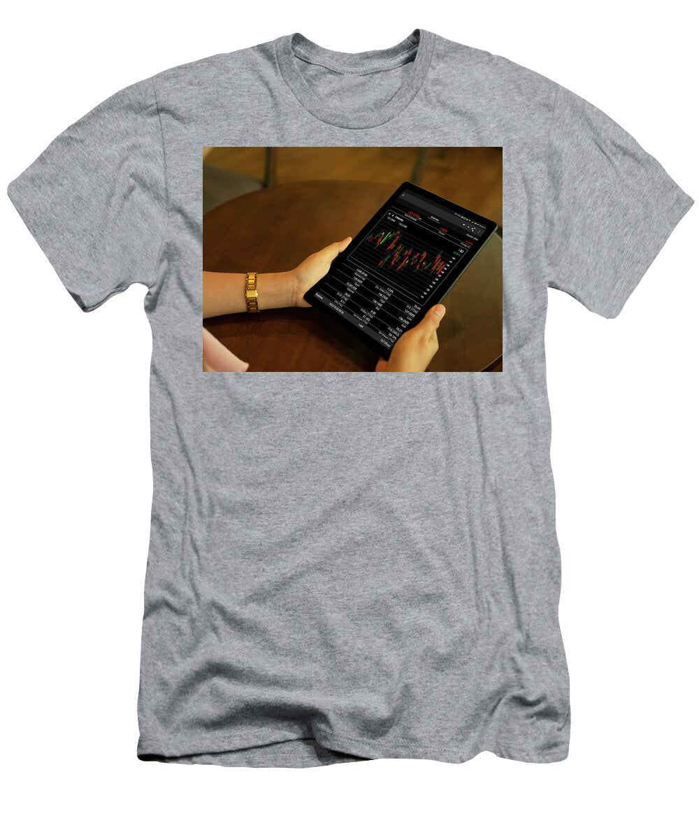 9 Making Trading Online on the Smart Phone New Ways to Make Econo Boonmachai Mingkhwun T-Shirt