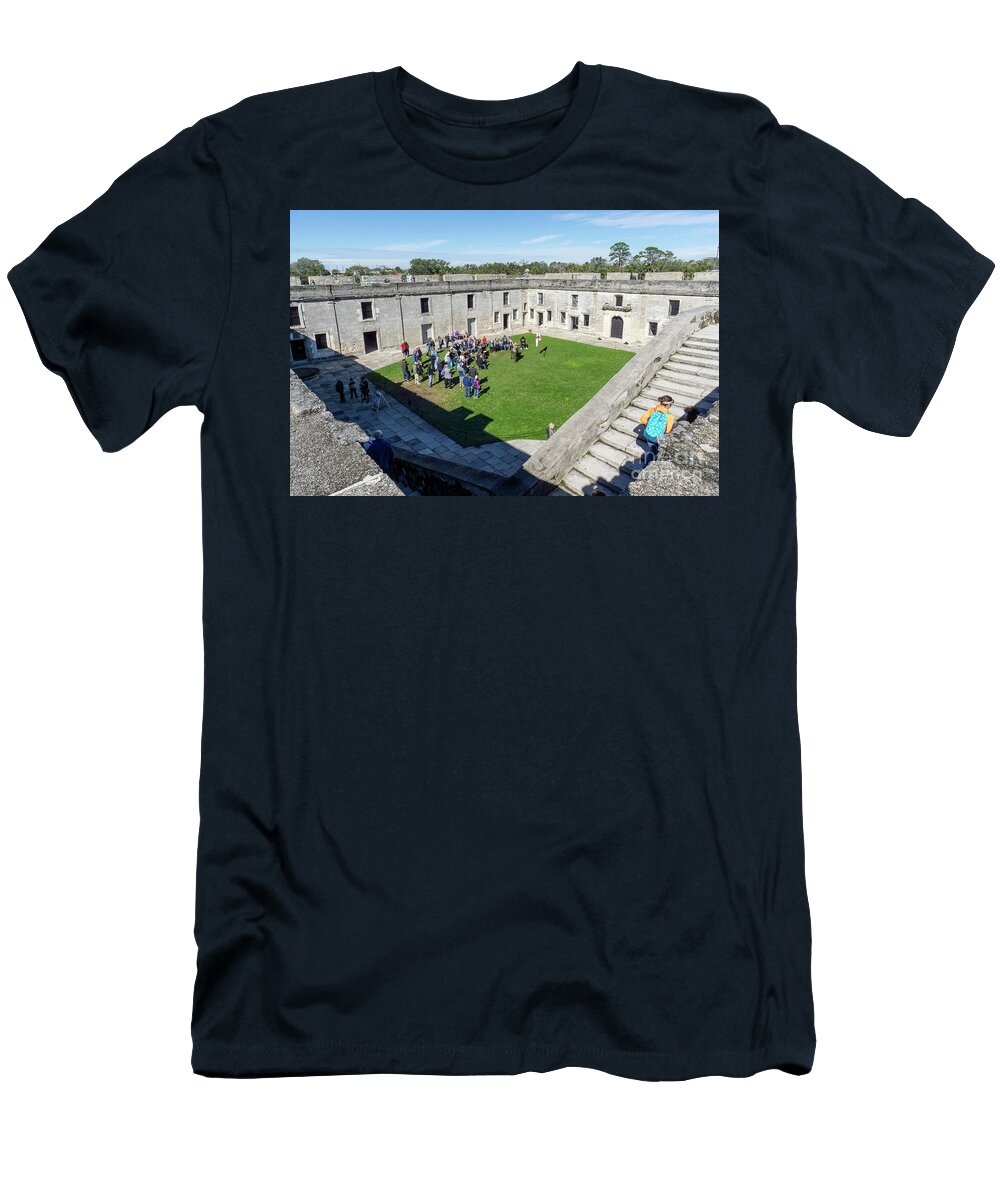 A Park Ranger Gives an Historical Lecture At the Castillo De San William Kuta T-Shirt