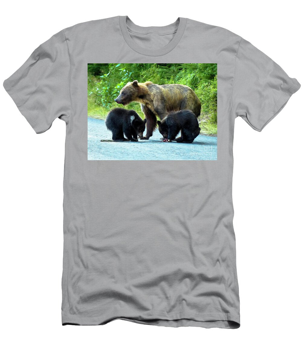 Alaskan Grizzly and Cubs Teresa a and Preston S Cole Photography T-Shirt