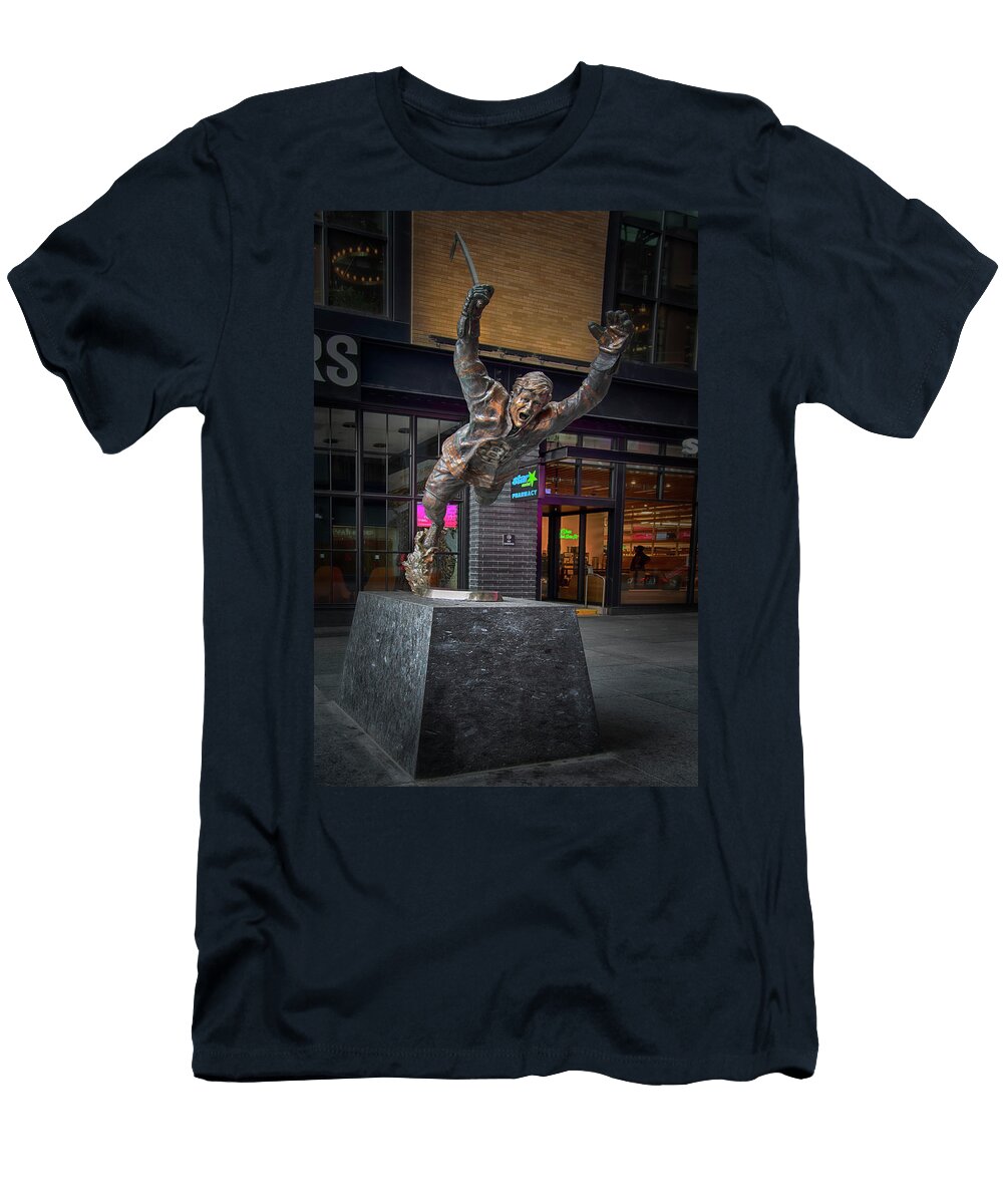 Bobby Orr Statue Boston Joann Vitali T-Shirt