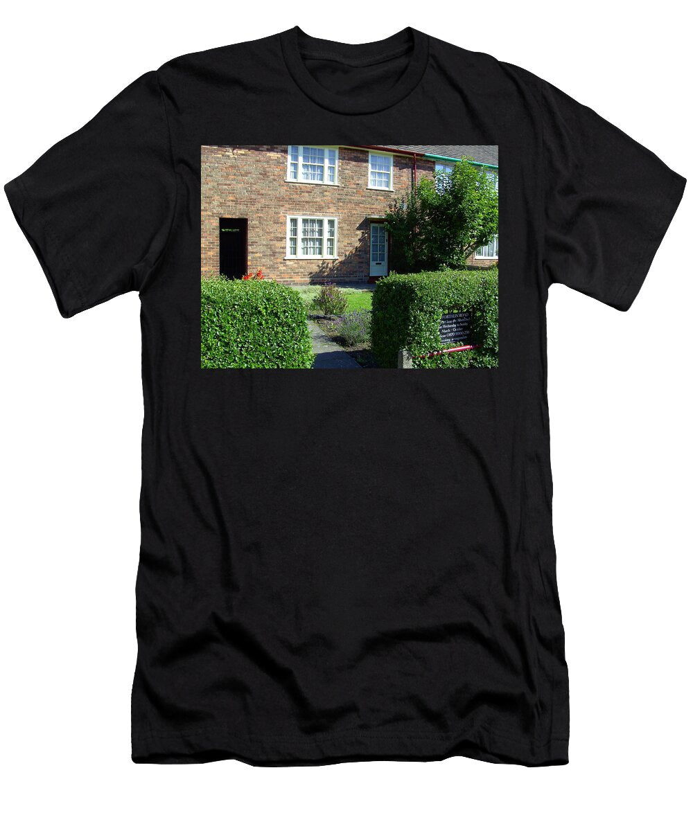 Childhood Home of Paul Mccartney Liverpool UK Steve Kearns T-Shirt