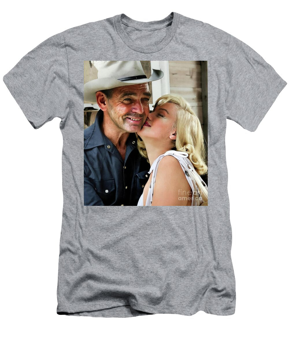 Clark Gable and Marilyn Monroe Color Photo From the Misfits 2 Retro Movie Posters T-Shirt
