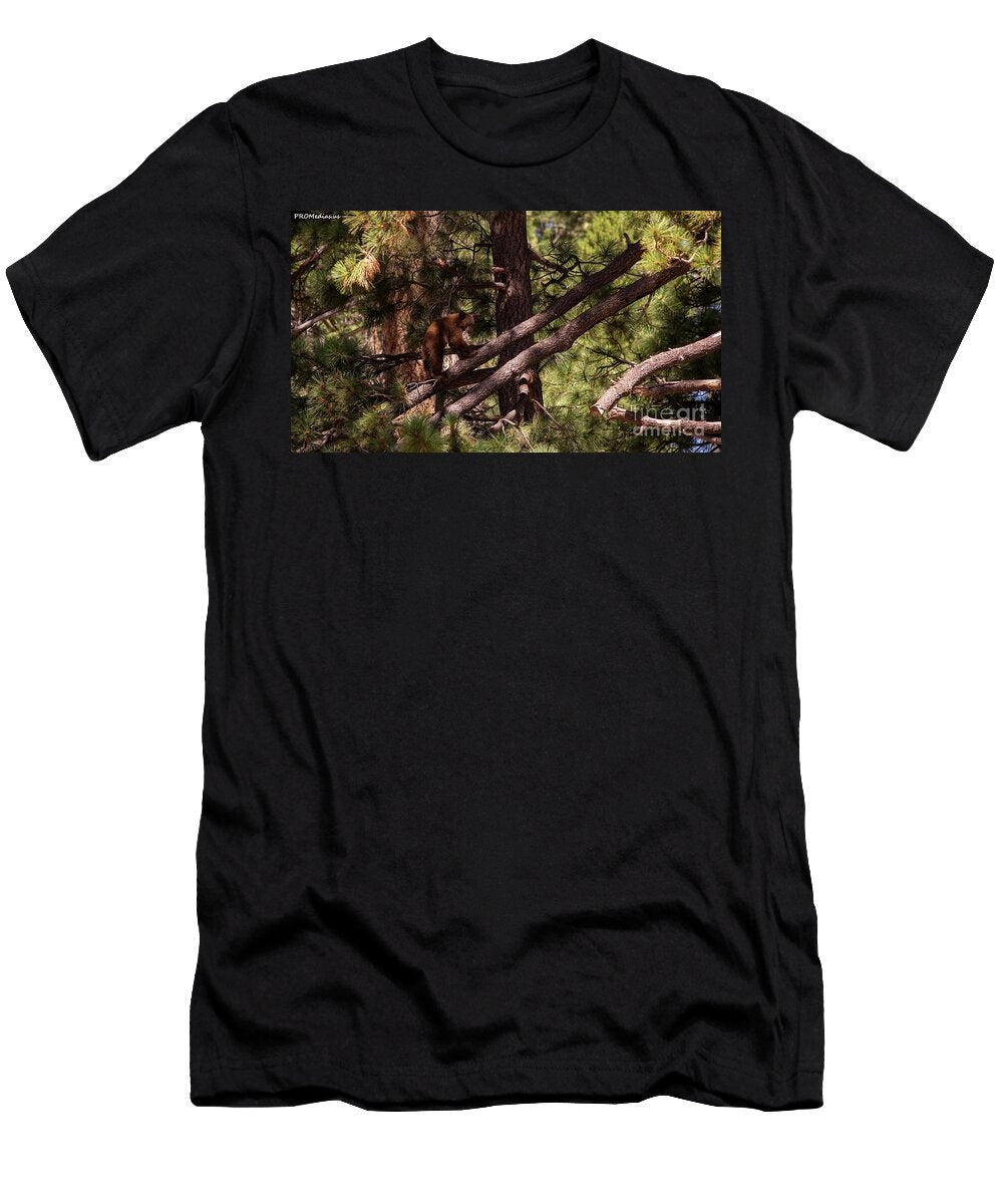 Cub in El Dorado National Forest California USA 4 Promedias T-Shirt