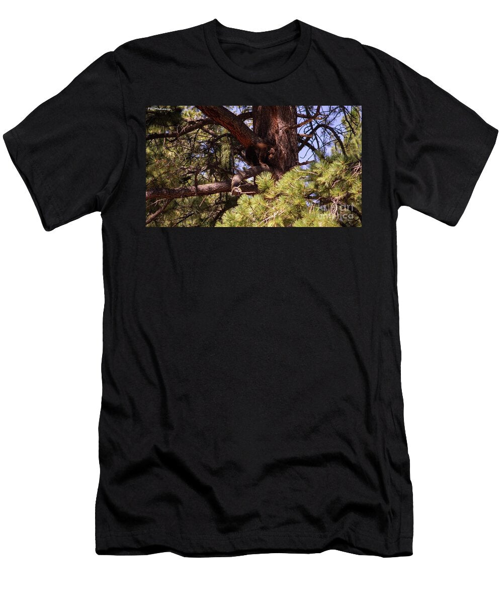 Cub in El Dorado National Forest California USA 5 Promedias T-Shirt