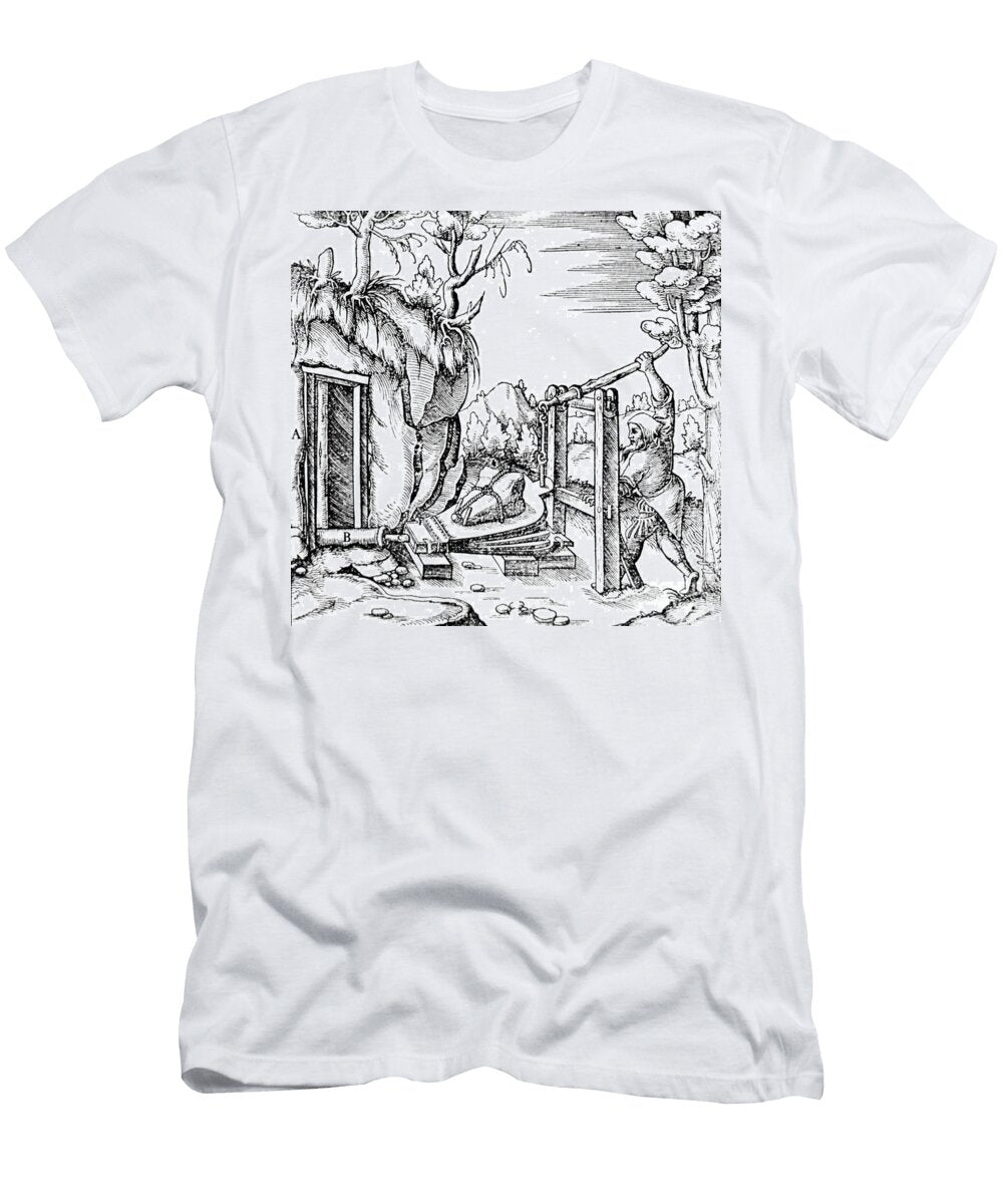 De Re Metallica Bellows 16th Century Science Source T-Shirt