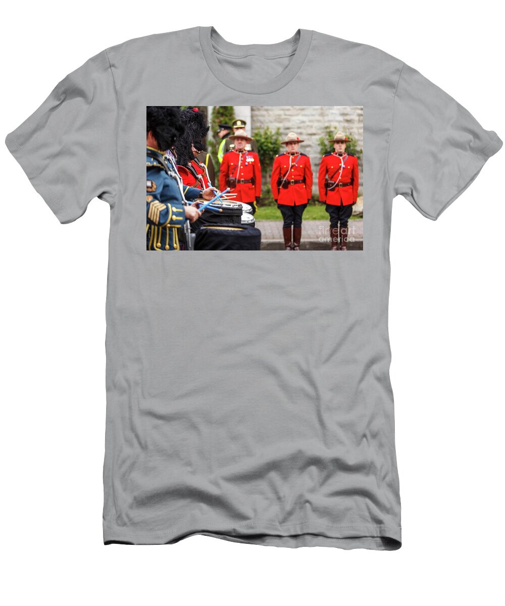 Funerailles Soldat Pierre Roussel T-Shirt