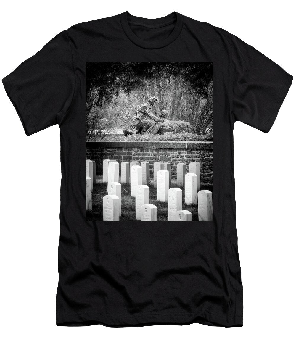 Gettysburg Friend to Friend Soldiers National Cemetery Susan Rissi Tregoning T-Shirt