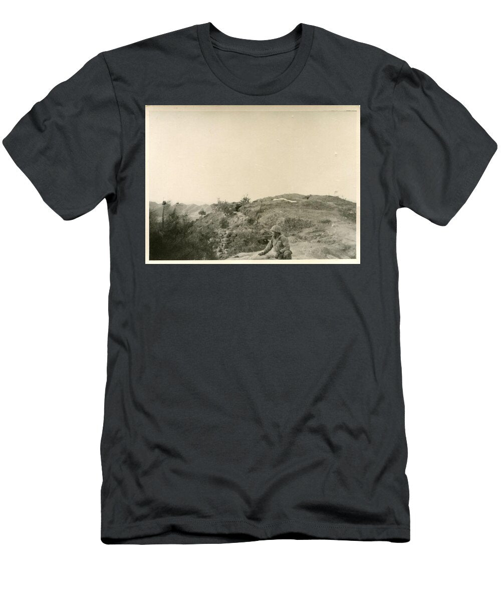 Korean War US Navy 1950 1953 Soldier Overlooking the Hill 1953 Celestial Images T-Shirt