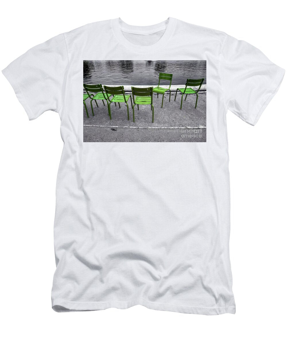 Lecture Time Jardin Des Tuileries Paris France M G Whittingham T-Shirt