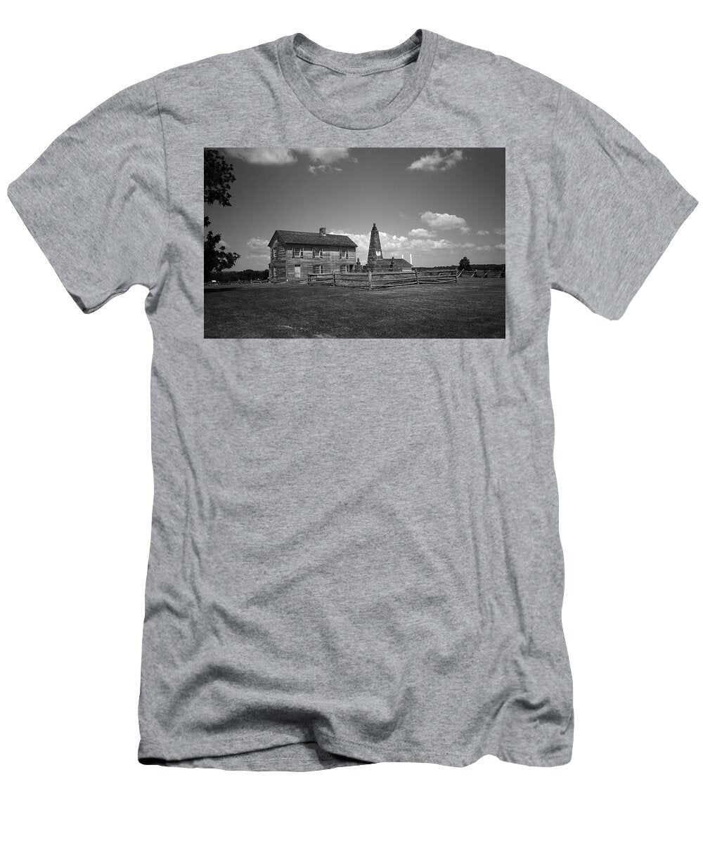 Manassas Battlefield Farmhouse 2 Bw Frank Romeo T-Shirt