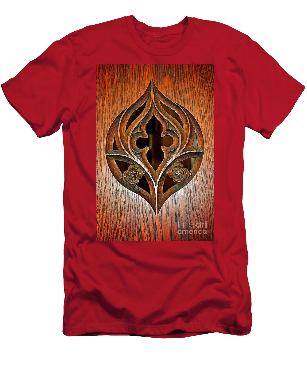 Medalion Macro Ii Linda Covino T-Shirt
