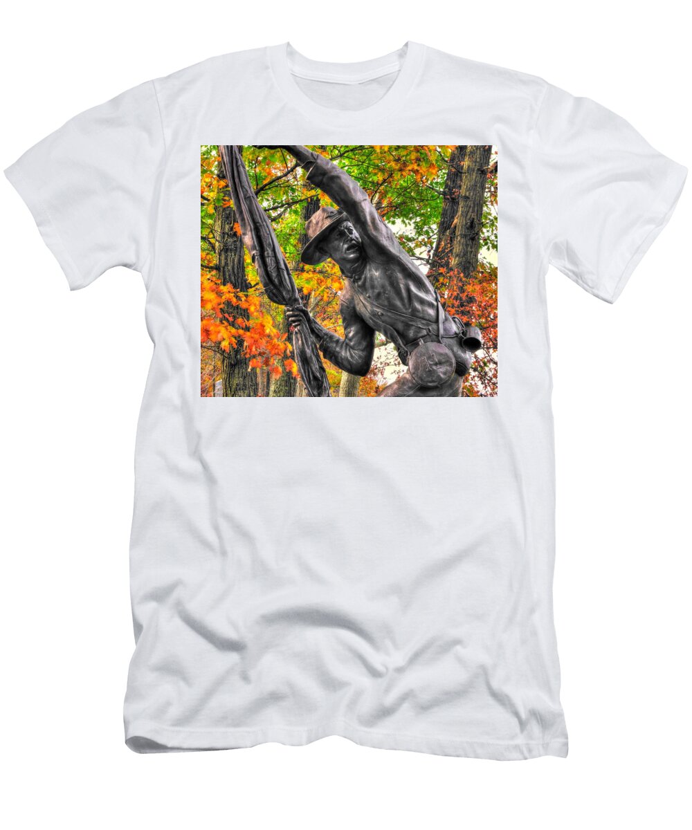 Mississippi At Gettysburg 11th Ms Infantry Regiment Mc Millan Woods Start of Picketts Charge Michael Mazaika T-Shirt