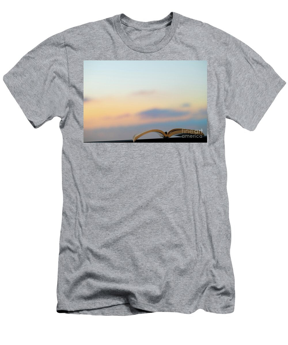 Nice Evening with a Book Anna Om T-Shirt