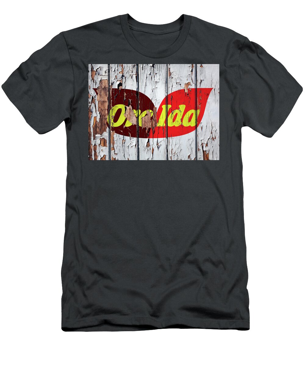 Ore Ida Brand Logo Peeling Paint on Wood Wall Design Turnpike T-Shirt