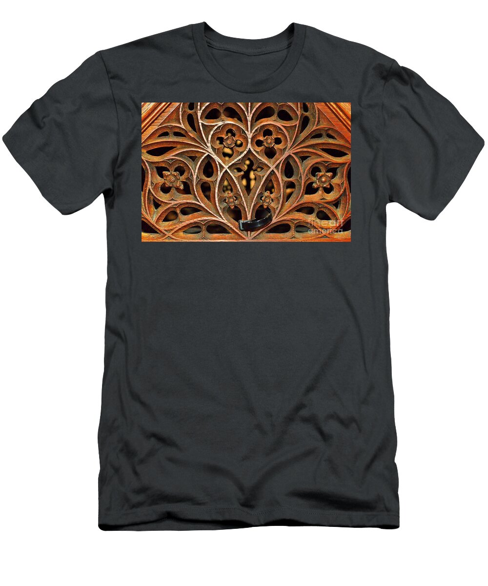Pulpit Macro Linda Covino T-Shirt