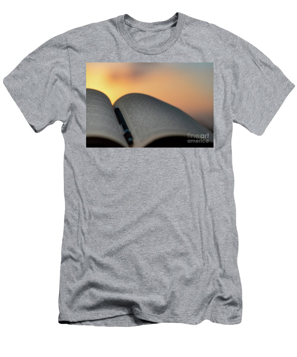 Reading Book Outdoors Anna Om T-Shirt