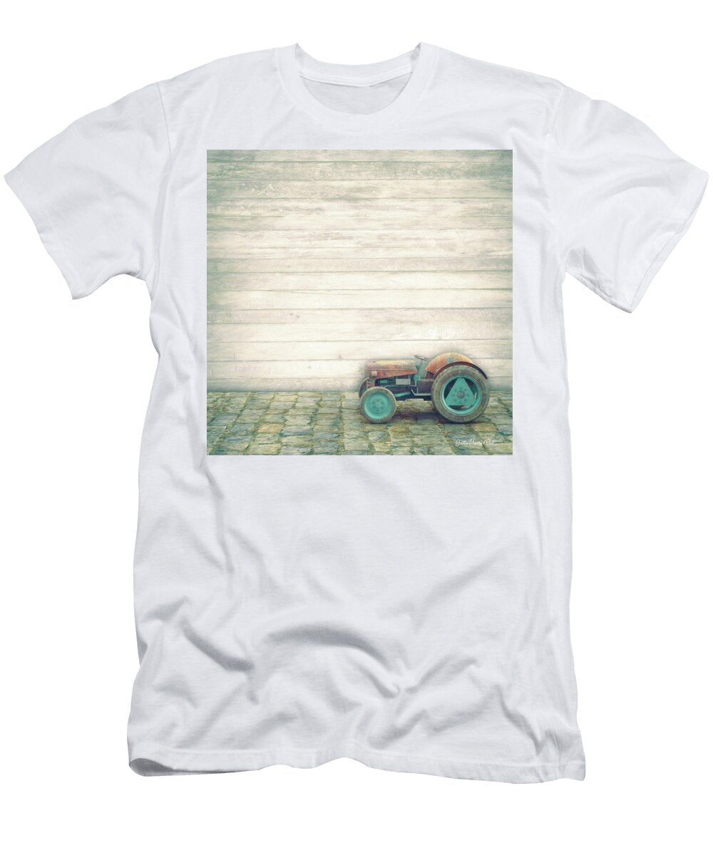 Rusty Vehicle Jutta Maria Pusl T-Shirt