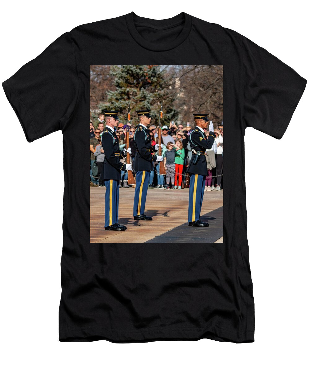 Salute At the Tomb of the Unknown Soldiers William E Rogers T-Shirt