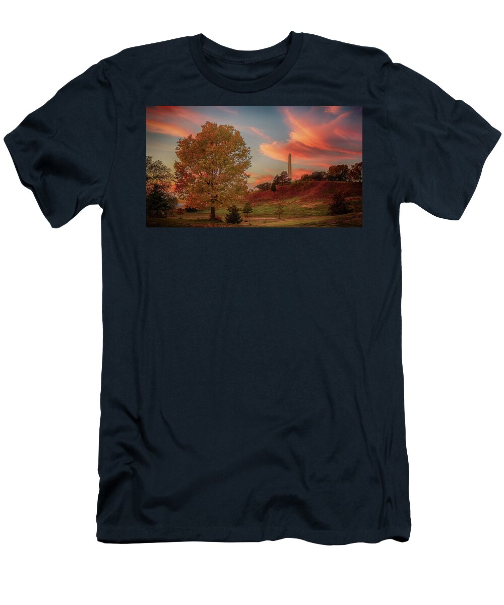 Sunset At Sargent Floyd Monument Susan Rissi Tregoning T-Shirt