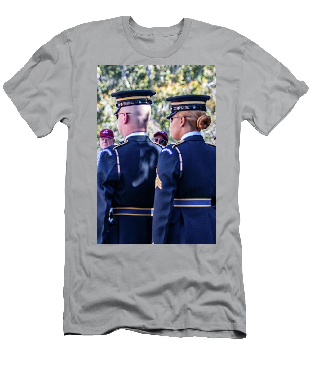 Tomb of the Unknown Soldiers William E Rogers T-Shirt