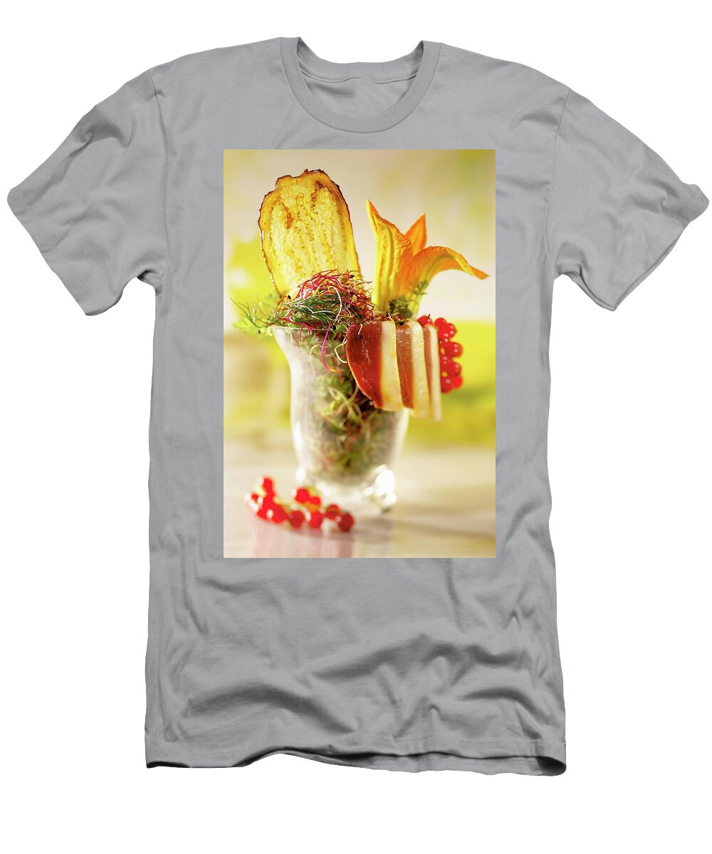 Young Shoot Salad with Smoked Ducks Breast Le Fotographe T-Shirt